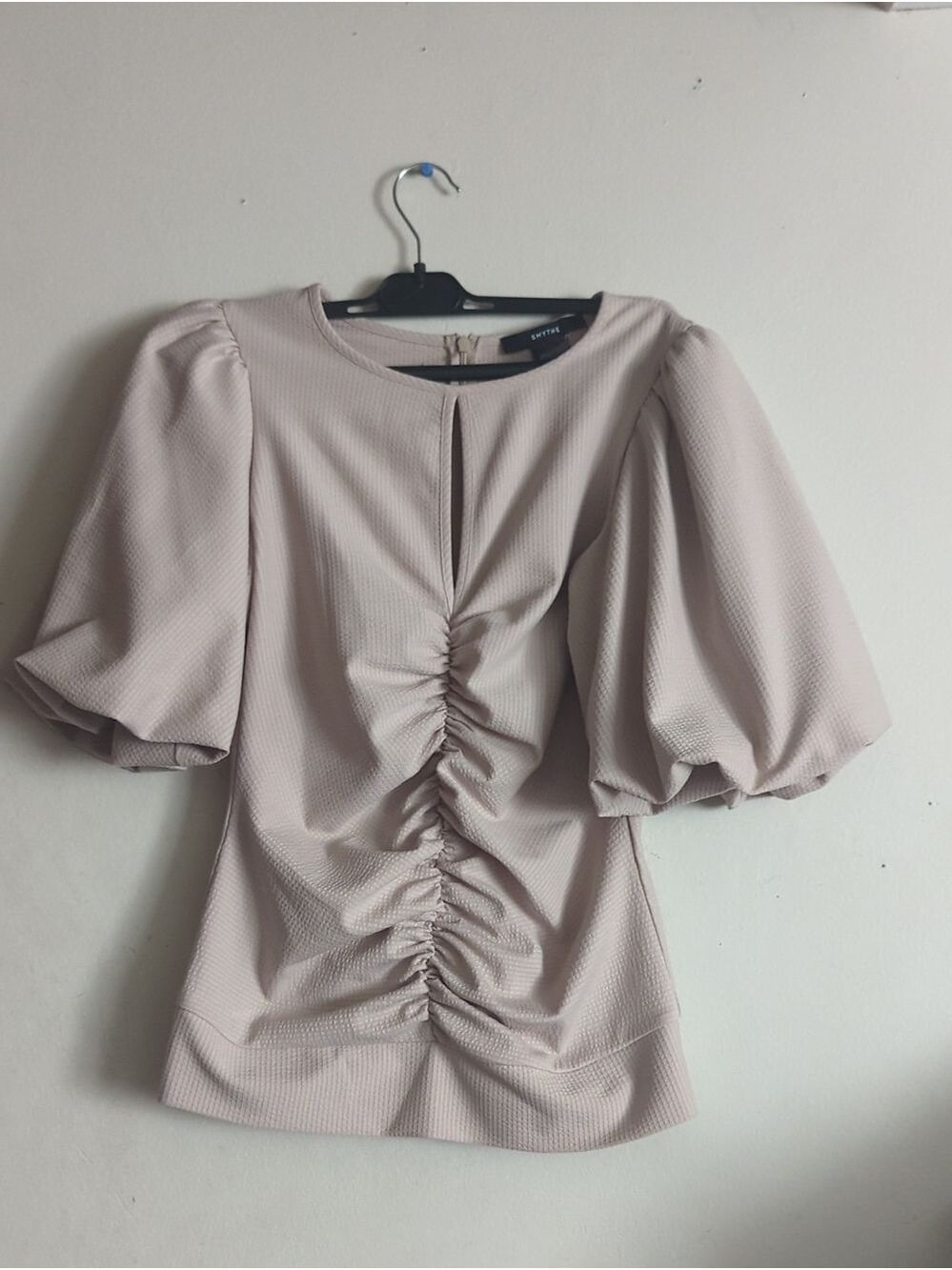 SMYTHE Keyhole Ruched Top - Picture 6 of 9